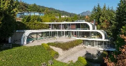 Arthur Erickson’s ‘mindbending’ Eppich House 2 hits the market for $16.8 million  | Globalnews.ca