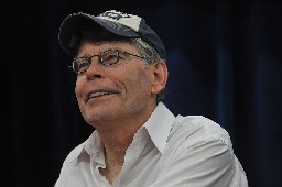 Stephen King gives three-word response after realising Florida banned 23 of his books