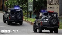 Venezuela: Forces surround embassy sheltering opposition figures