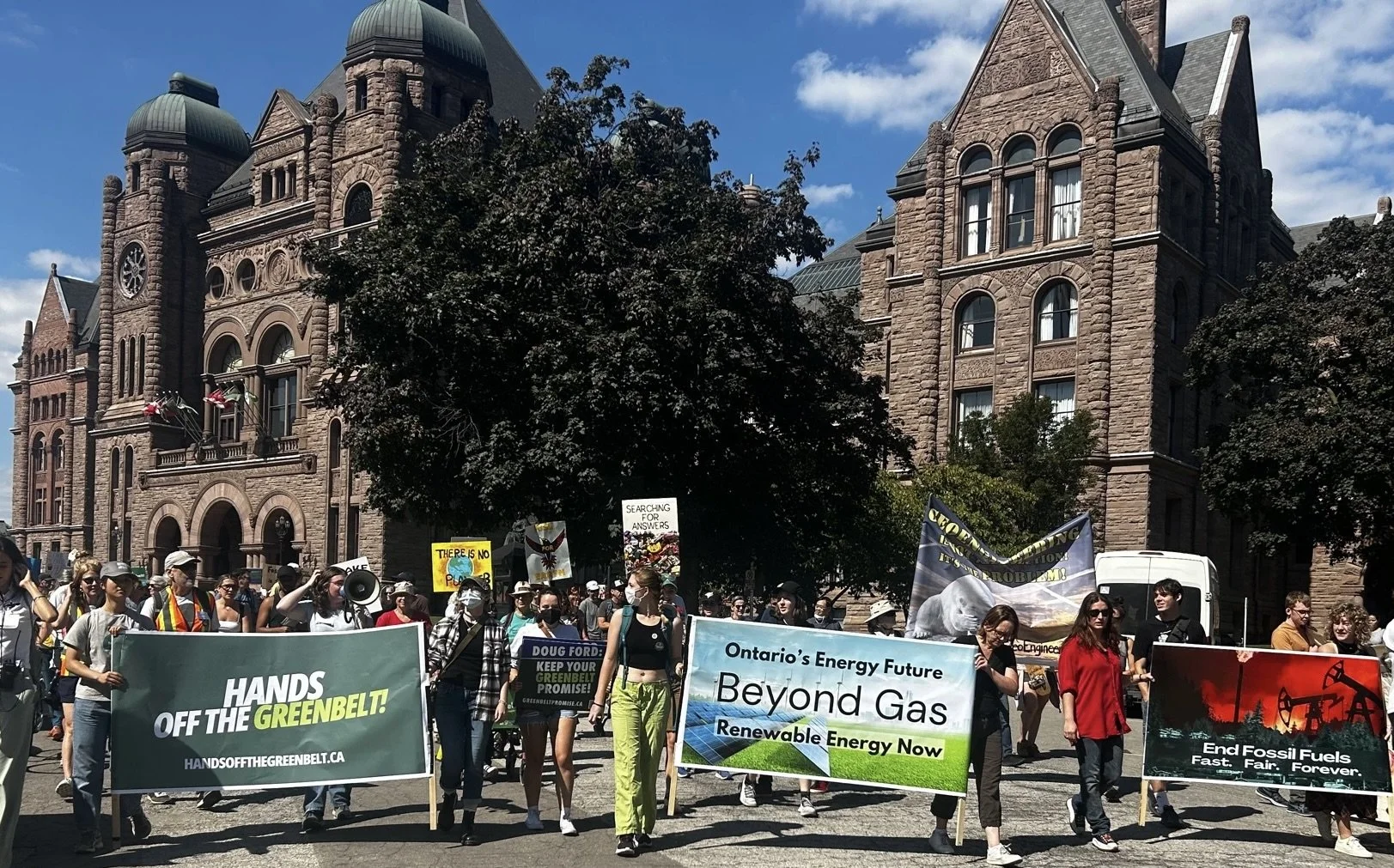 Thousands in Toronto take to the streets for climate
