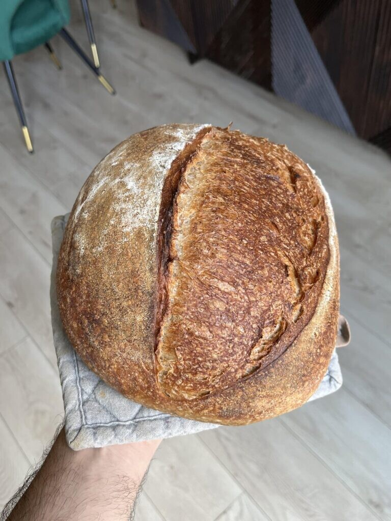 Baked my best loaf so far with the help of this sub! 🥰