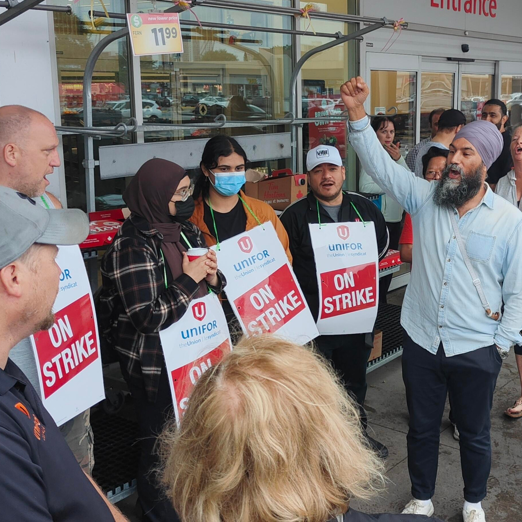 Jagmeet Singh on the picket lines with striking grocery store workers