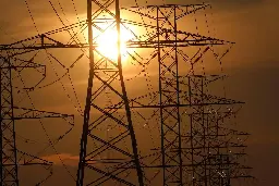 If the hot weather keeps up, Ontario is ‘at risk’ of power shortages this summer, report finds