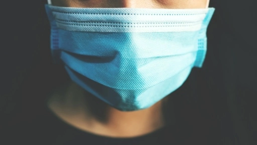 Mask requirement returning to B.C. health-care facilities