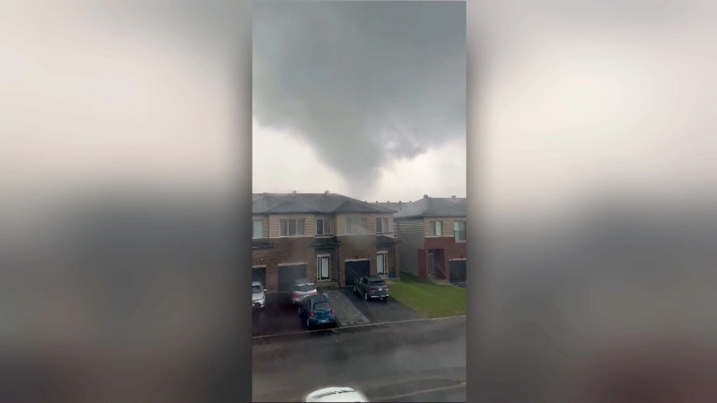 Tornado touches down in Ottawa's south end