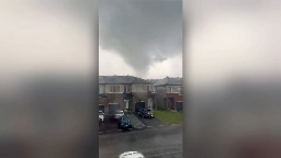 Tornado touches down in Ottawa's south end