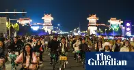 100,000 Chinese students join 50km night-time bike ride in search of good soup dumplings