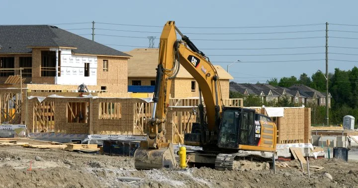 Canadian businesses say housing crisis is forcing them to boost pay: survey - National | Globalnews.ca