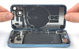 We Are Retroactively Dropping the iPhone’s Repairability Score | iFixit News